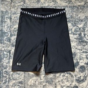 Woman’s Underarmour Biker Shorts